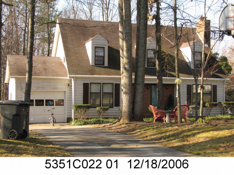 320 Lakeside Dr